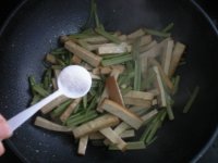 芹菜炒香干的做法步骤8