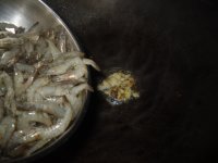 韭菜花炒河虾的做法步骤3