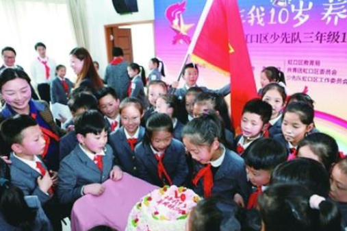 小学生天价生日宴是怎么回事 去一次花费上万元你敢去吗