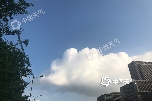 重庆进入晴热少雨时段 市民需注意防暑降温