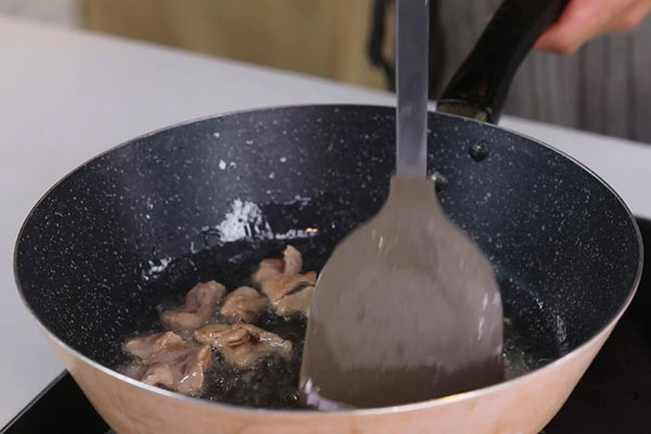 平菇炒肉的做法 平菇炒肉家常做法