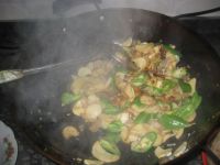 回锅肉炒杏鲍菇的做法步骤9