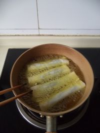 荠菜豆腐春卷的做法步骤15