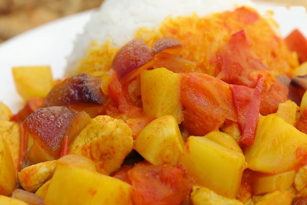 咖喱鸡肉饭怎么做 咖喱鸡肉饭的简单做法