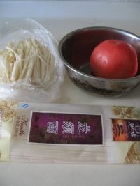 西红柿金针菇龙须面的做法步骤1