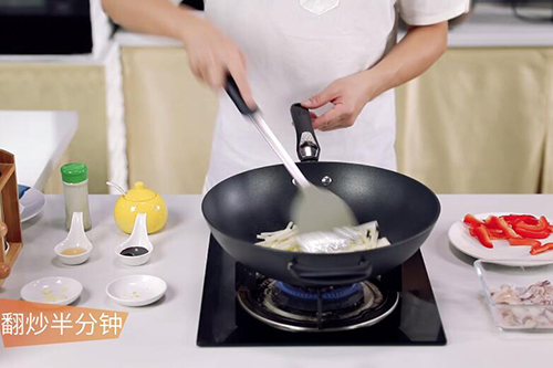 芹菜炒鲜鱿的做法 芹菜炒鲜鱿怎么做