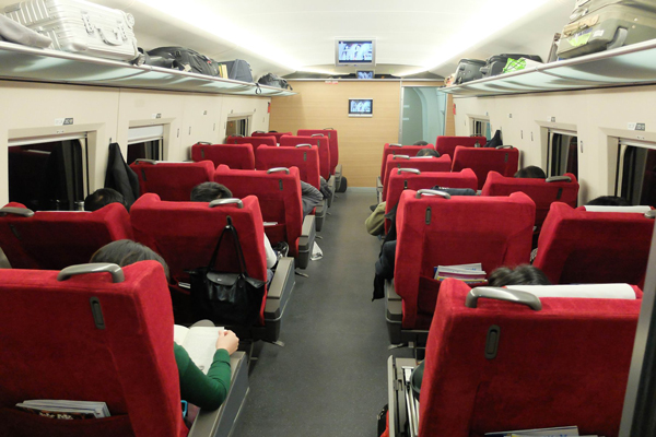 高铁学生票能打折吗 高铁能中途站上车吗