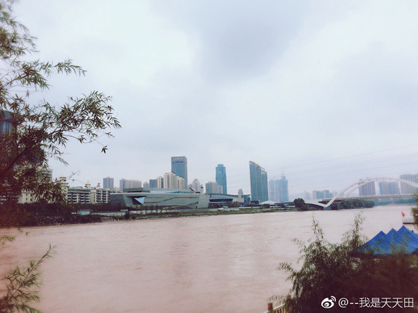 北方强降雨气温骤降 南方高温范围扩大