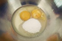 老式鸡蛋糕的做法步骤2