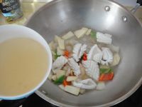 蹄筋墨鱼烩三鲜的做法步骤13