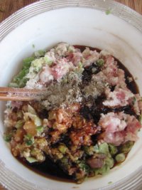 荠菜猪肉水饺的做法步骤3