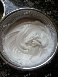 抹茶戚风的做法步骤7