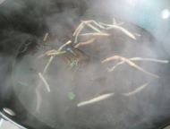 木耳益母草肉片汤的做法步骤6