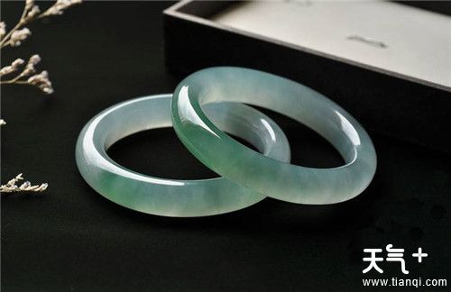 带玉有什么好处  细数女性戴玉的四大功效