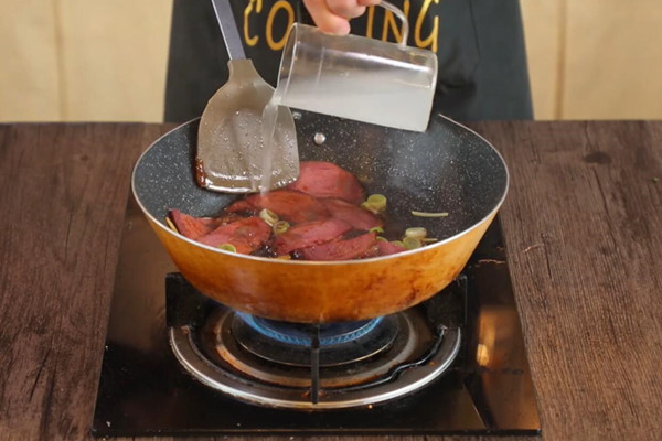 卤牛肉的家常做法 卤牛肉怎么炒