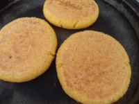 豆渣玉米面饼子的做法步骤6
