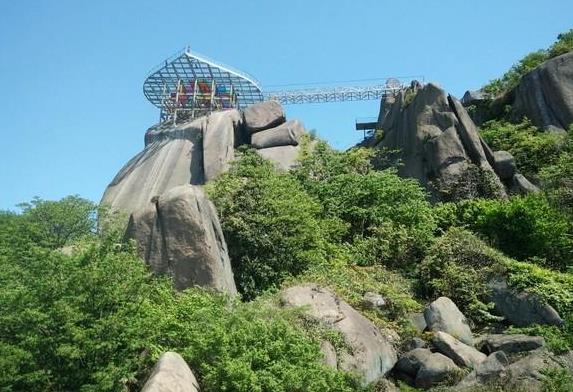 巨石山风景区凭借疫苗免费门票