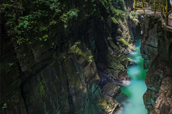 夏日消暑好去处 恩施地心谷旅行攻略