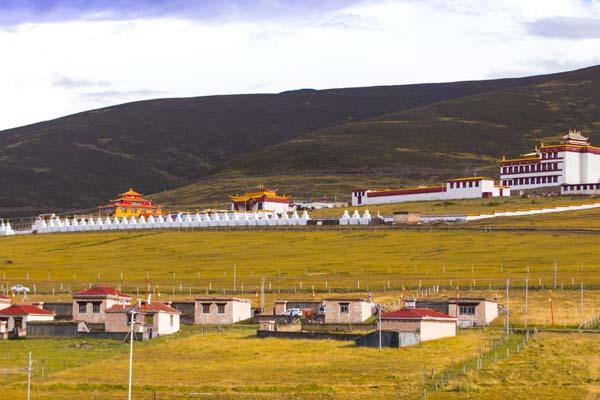 丁真的家乡在哪 四川甘孜可都理塘旅游地推荐