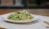 油渣炒包菜怎么做 油渣炒包菜的做法