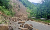 连日降雨，德阳什邡出现山体滑坡