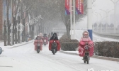 河北降雪致200余个高速站口关闭 今明天多地有中雪