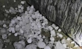 贵州多地出现冰雹大风 贵阳气温跌至11℃