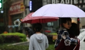 贵州江南一带降雨降温双“打卡” 北方风大警惕火险