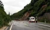 山西省临汾市一路段塌方 未造成人员伤亡