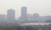 出门戴口罩！北京大风和森林火险预警齐发 局地现扬沙