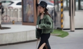 晴热下的北京街头 裙装美女闪亮登场