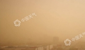 内蒙古辽宁部分地区沙尘漫天 哈尔滨等地或下泥雨