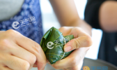 自己包四角粽子的包法 快速包好一个四角粽的步骤方法