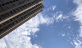 河南周末高温再现，信阳等地有雷雨，周日大风沙尘来袭