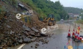 安庆池州遭暴雨袭击 两市多条公路出现塌方积水