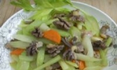 西芹鸡肫