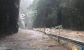 受暴雨天气影响 广西河池多条路段发生塌方