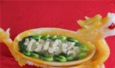 鸡汤煮鱼饺
