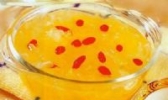枸杞炖银耳