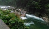 龙王山峡谷漂流