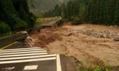 都江堰蒲阳街道石瓮村发生山洪 当地紧急转移406人目前无人员伤亡