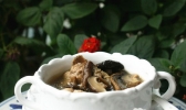 茶树菇墨鱼炖鸡的做法