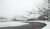 甘肃碌曲茫茫白雪 洮河沿岸水墨画风