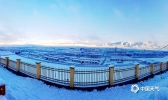 青海东部现今年下半年首场降雪 大地银装素裹