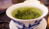 夏季喝红茶好还是喝绿茶好 夏季适合喝红茶吗