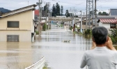 日本暴雨致4处决堤泛滥 超2000人前往避难所避难