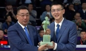 杨鸣球衣退役仪式 CBA第一帅未来将担任俱乐部管理工作