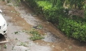 北京暴雨雷电大风预警齐发 天空阴云密布雨倾盆