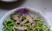 蒿子炒鸭肝的做法