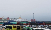 海口大雾减弱港口恢复通航 运力严重下降仍需暂缓过海